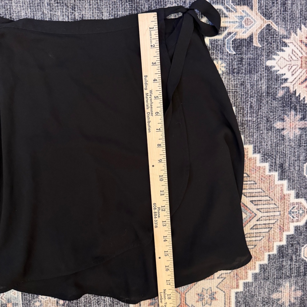 Aritzia Sunday Best Ariel Black Wrap Mini Skirt A-Line Self Tie Size 4 - Picture 11 of 11